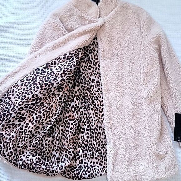 NWT, Women's Triple Star Coat with matching scarf - Picture 4 of 7